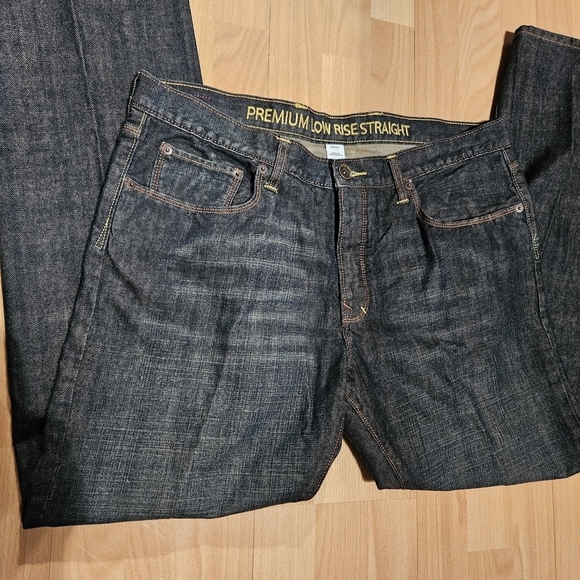 NWT GAP premium Low Rise Straight button fly jeans size 38x32. - Picture 3 of 10